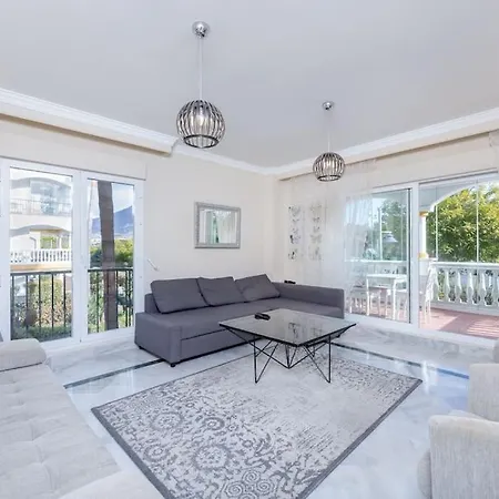 Great 3 Bedroom Dama De Noche Rdr363 Apartment *